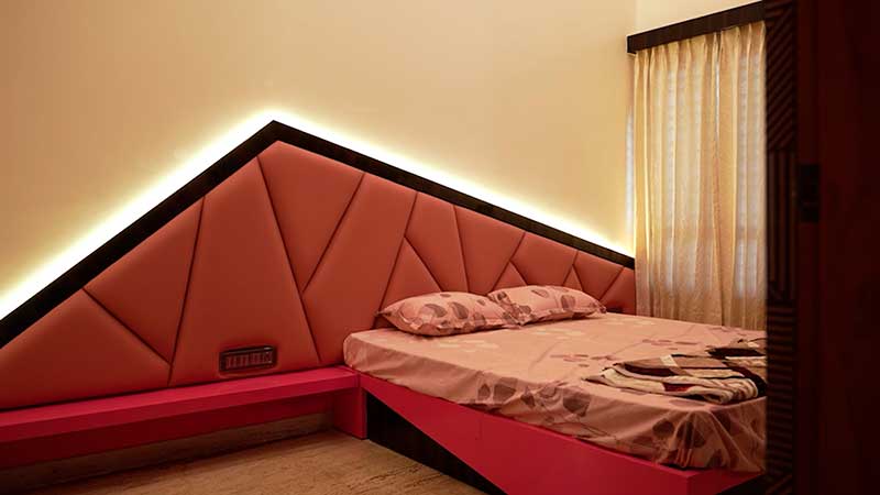Room 02
