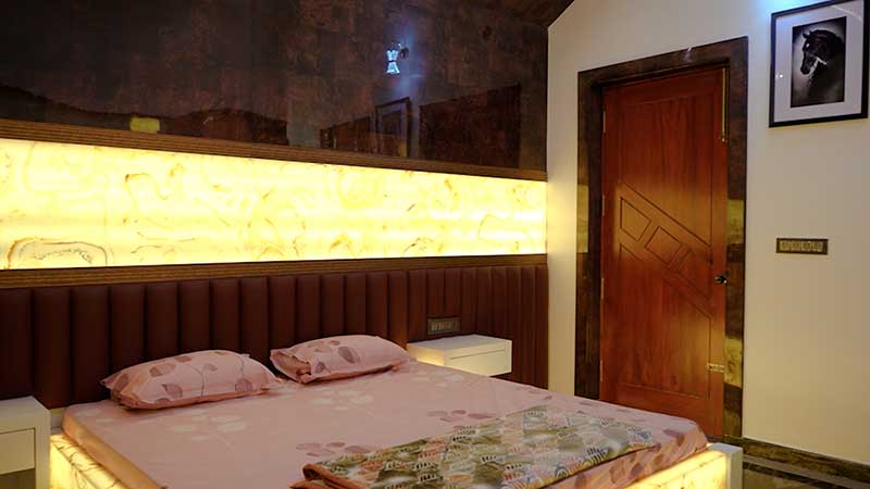 Room 03