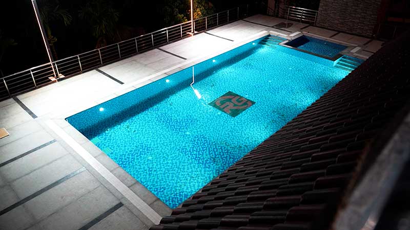 Pool 02