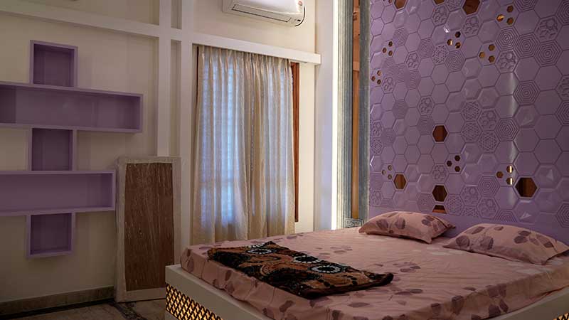 Room 01